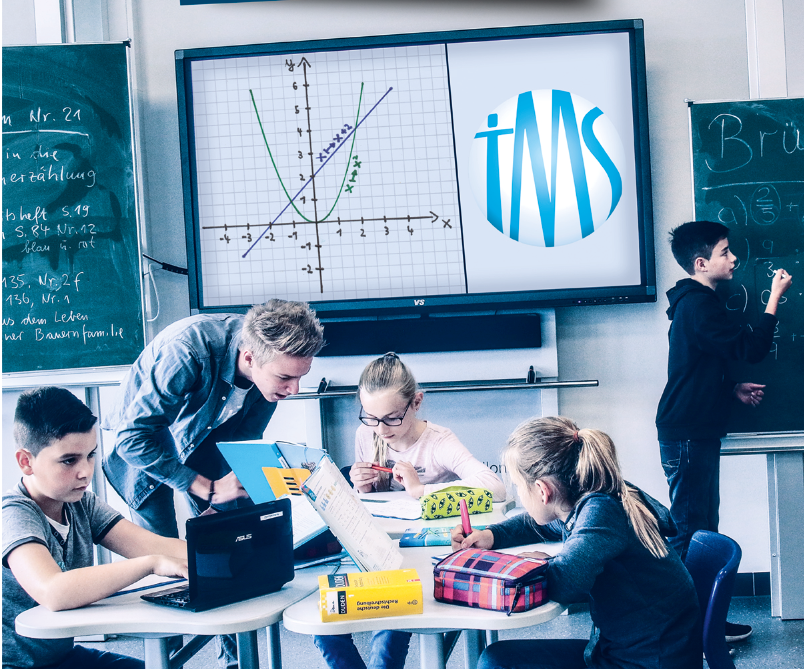 Schüler/-innen lernen in einem Klassenzimmer der Thomas-Morus-Schule Osnabrück