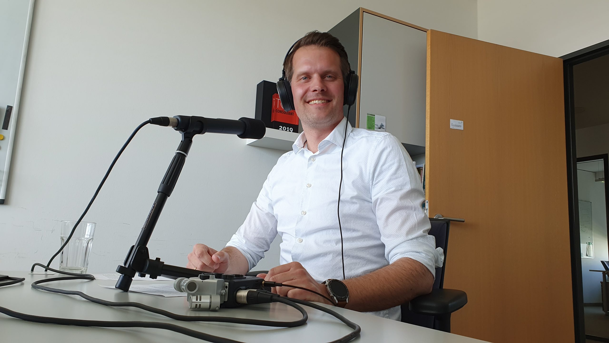 Tobias Heinen am Mikrofon