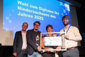 Übergabe der Auszeichnung "Digitaler Ort des Jahres" bei der Techtide 2022.